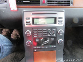 Volvo V70 1,6 Momentum, servisní kn 2009
