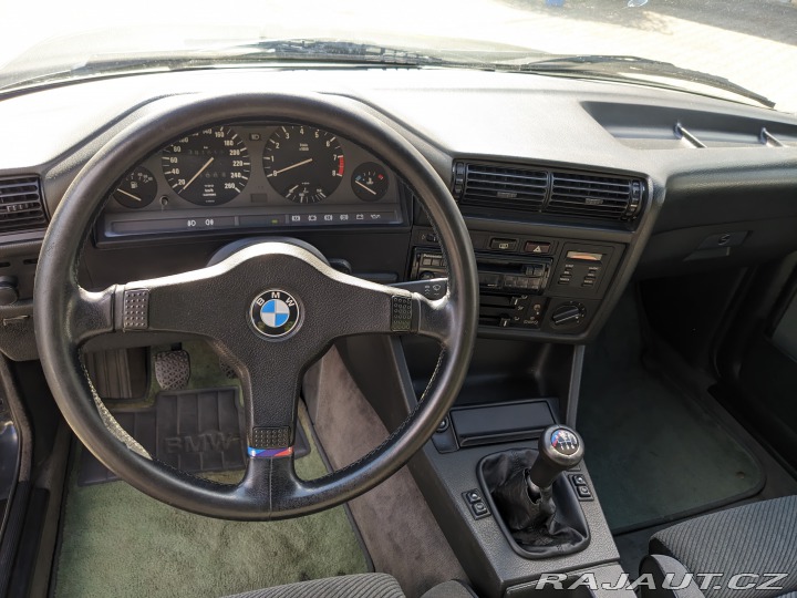 BMW 3 320is E30 s motorem S14 1990
