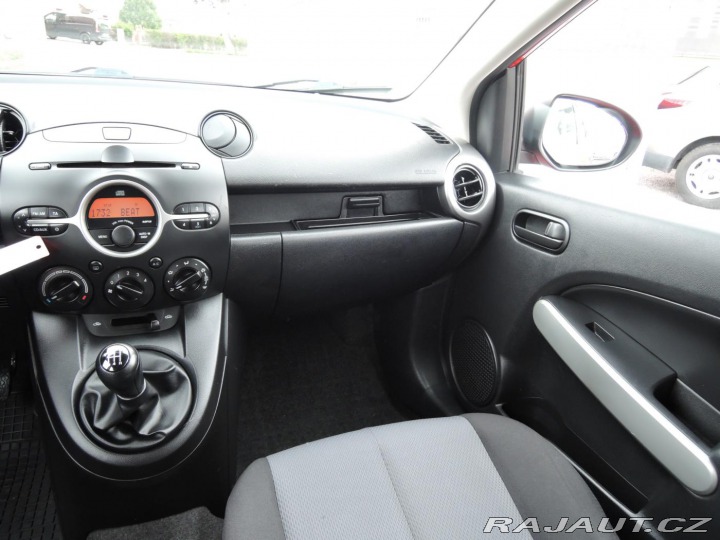 Mazda 2 1,3i MZR Servis 2010