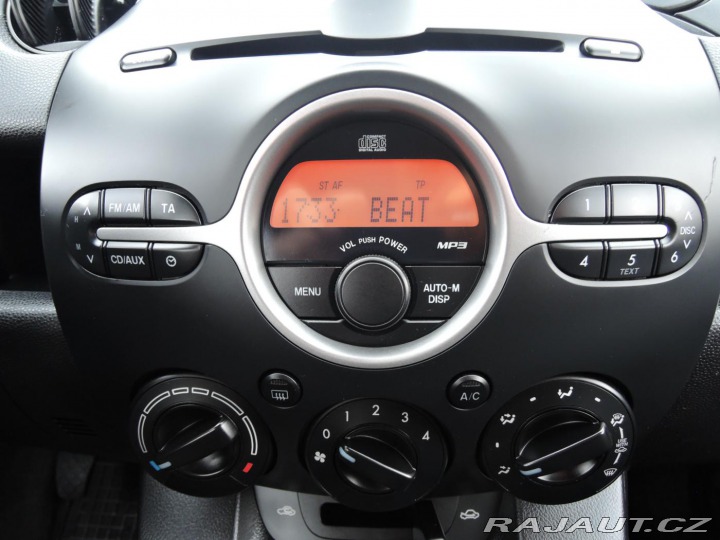 Mazda 2 1,3i MZR Servis 2010