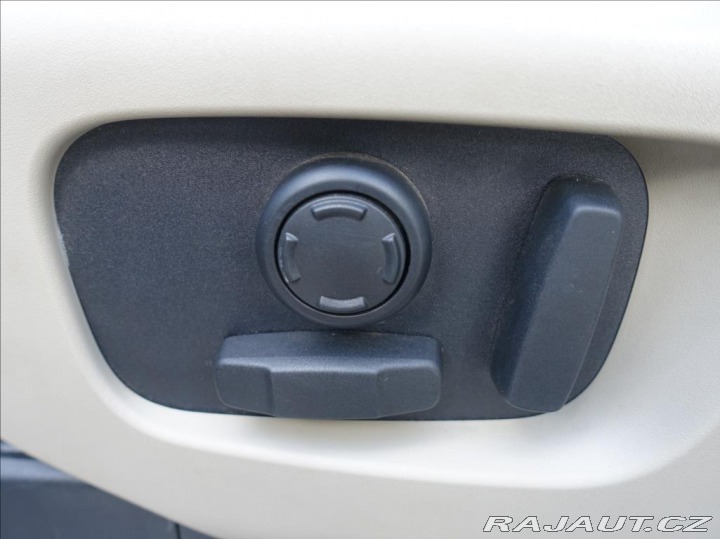 Land Rover Discovery 2,0 REZERVACE,7míst,DPH,W 2018