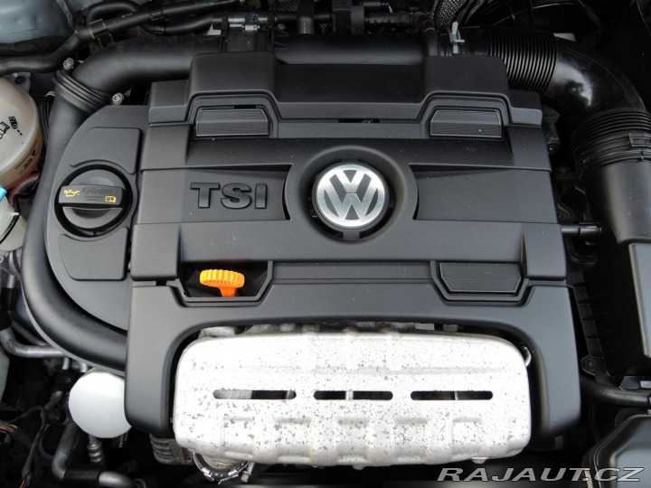 Volkswagen Touran 1.4 TSI 103kW DSG Highlin 2010