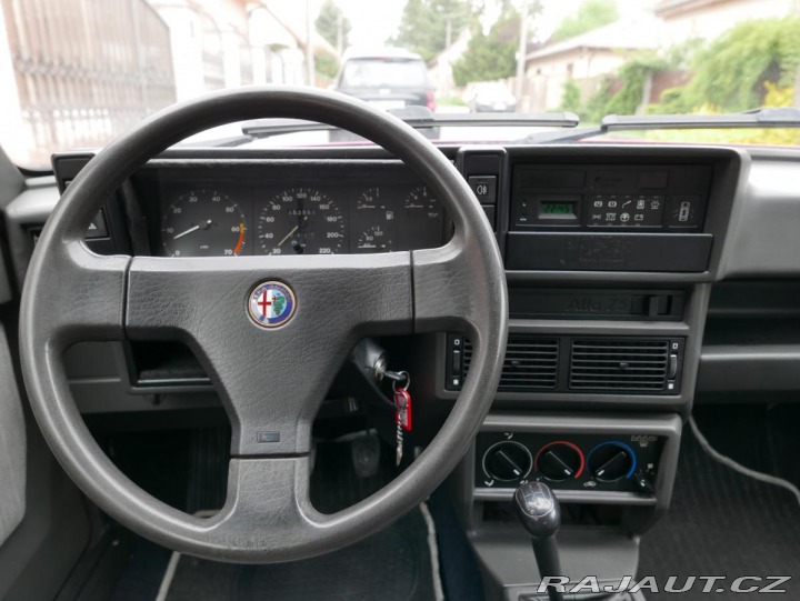 Alfa Romeo Ostatní modely 75 1,6 ie INVESTICE 1991