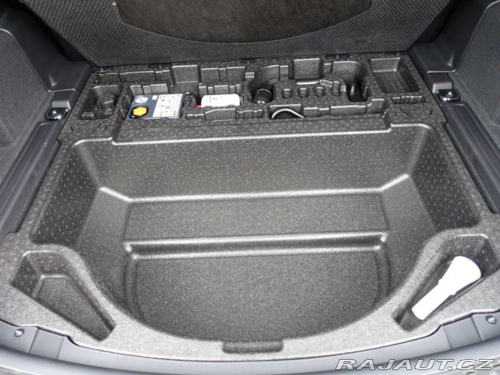 Land Rover Discovery Sport 2,0 R-Dyn. SE D200 *SLEVA 2023