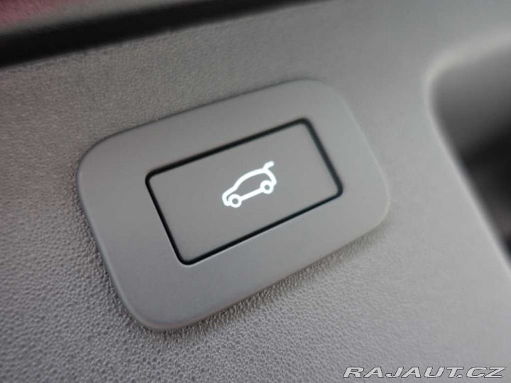 Land Rover Discovery Sport 2,0 R-Dyn. SE D200 *SLEVA 2023