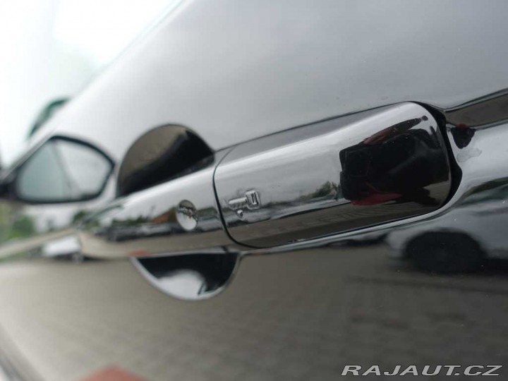 Land Rover Discovery Sport 2,0 R-Dyn. SE D200 *SLEVA 2023