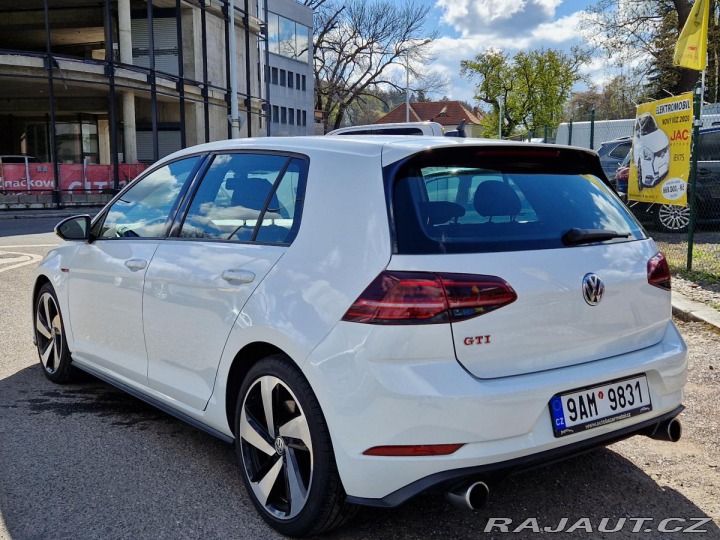 Volkswagen Golf 2,0 GTi 6rychlostí manuál 2020