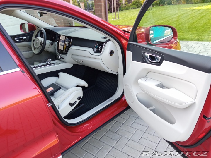 Volvo XC60 B4 AWD INSCRIPTION 2022