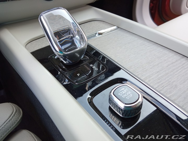 Volvo XC60 B4 AWD INSCRIPTION 2022
