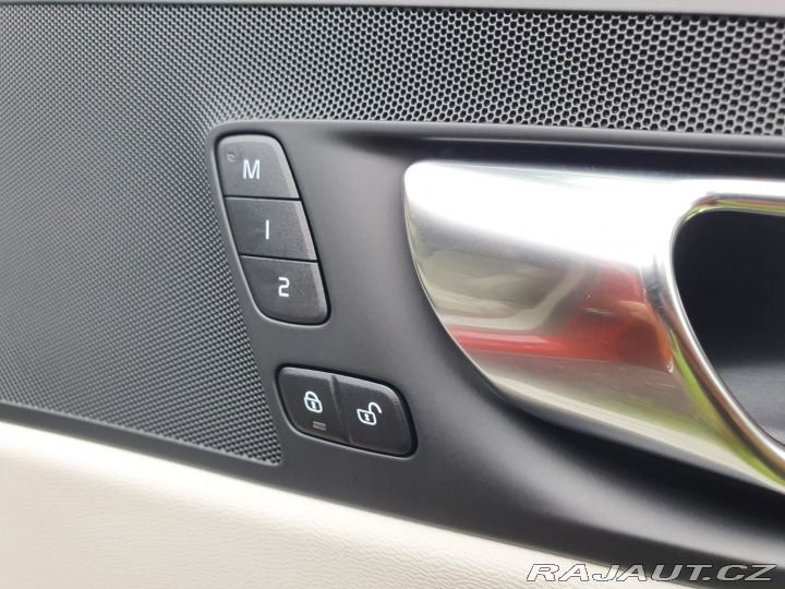 Volvo XC60 B4 AWD INSCRIPTION 2022
