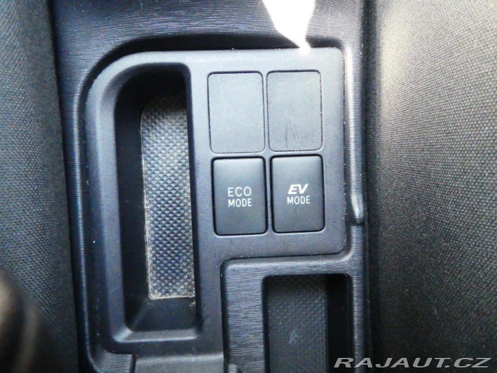 Toyota Yaris 1.5iHSD 55kW Rezervovano 2012