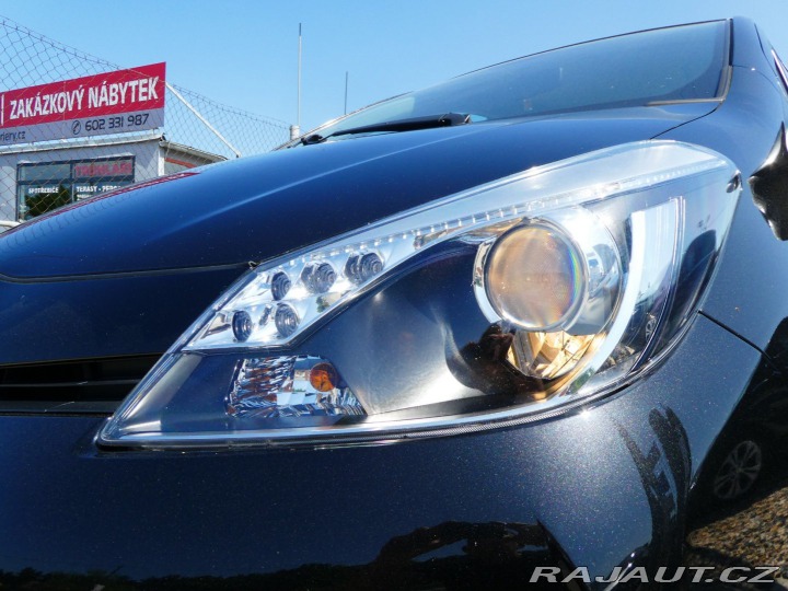 Toyota Yaris 1.5iHSD 55kW Rezervovano 2012