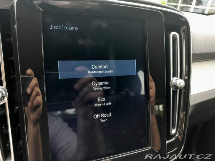 Volvo XC40 D3 2.0L 150 HP MOMENTUM P 2020