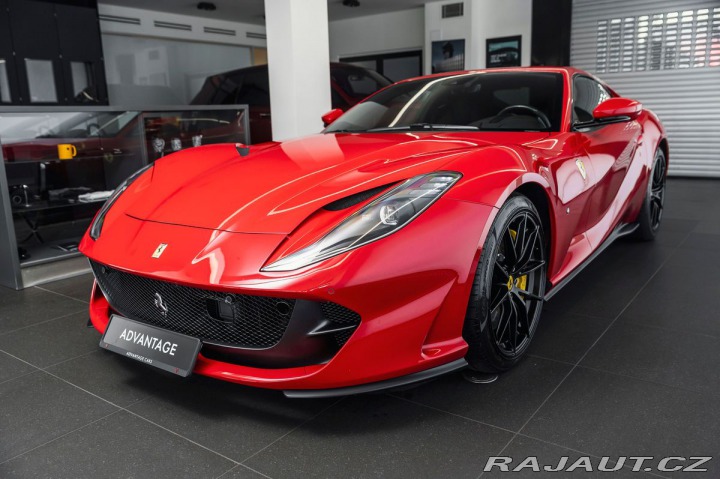 Ferrari 812 Superfast Rosso Corsa Met 1800