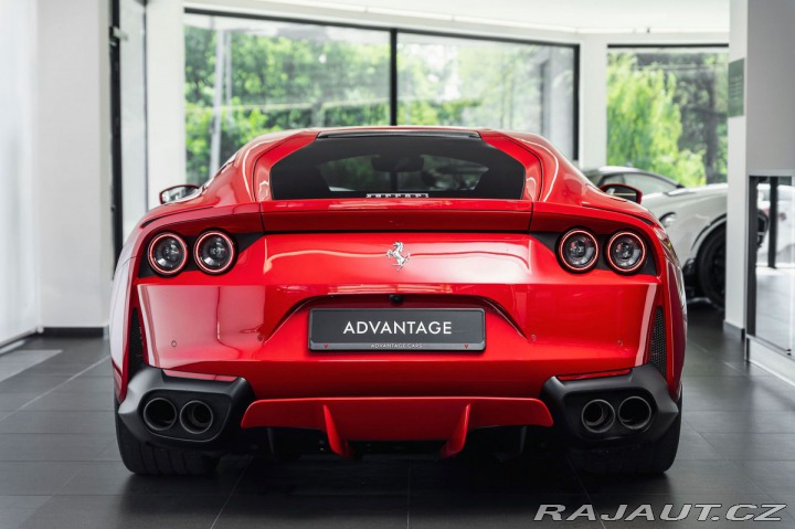 Ferrari 812 Superfast Rosso Corsa Met 1800