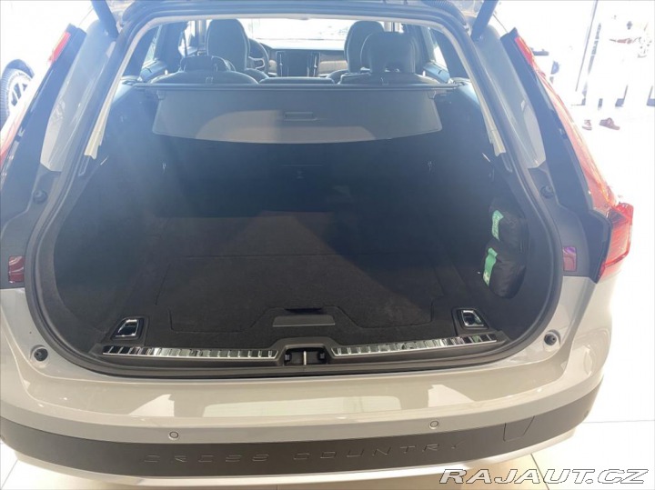 Volvo V90 2,0 B4 AWD CC ULTIMATE 2023