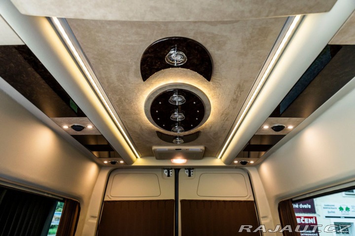 Mercedes-Benz Sprinter  1800