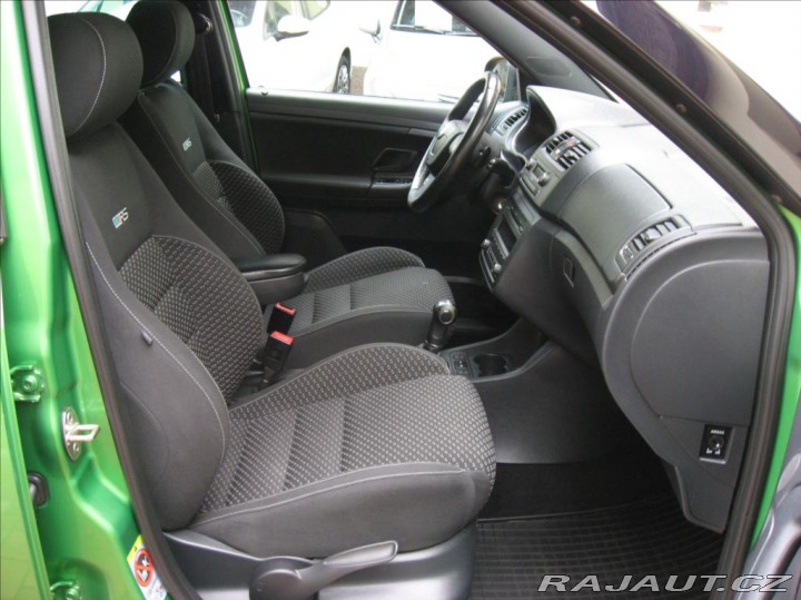 Škoda Fabia 1,4 TSI 180PS II RS DSG 2011