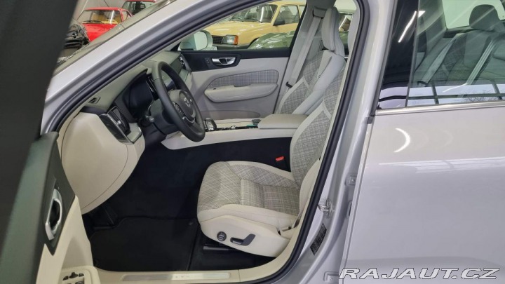 Volvo XC60 B4 2.0L 197+14 HP AT8 AWD 2024