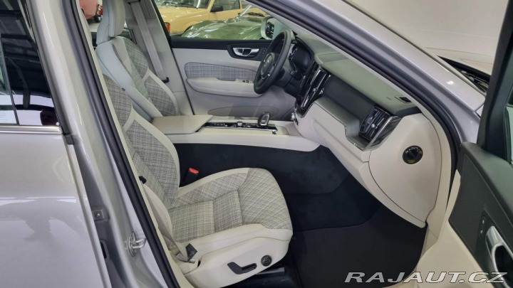 Volvo XC60 B4 2.0L 197+14 HP AT8 AWD 2024
