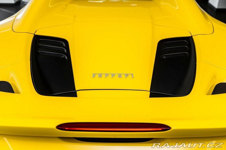 Ferrari F8 Spider 1800