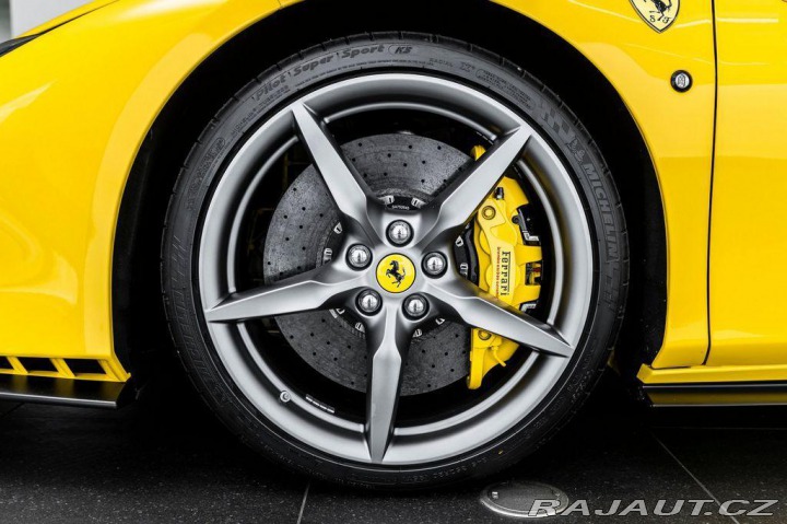 Ferrari F8 Spider 1800