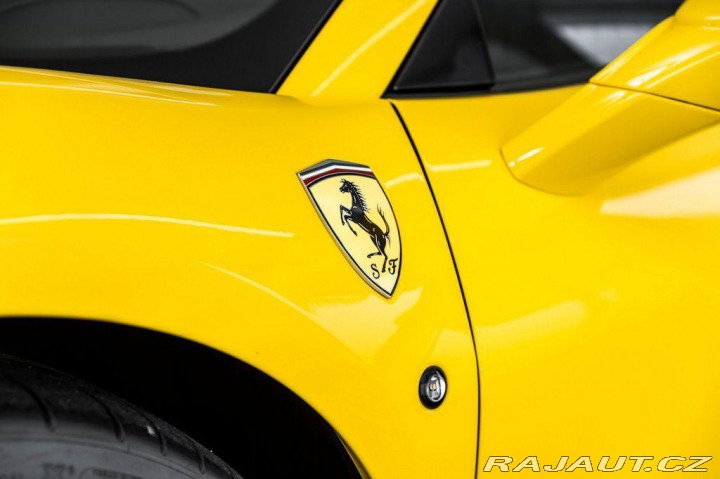 Ferrari F8 Spider 1800