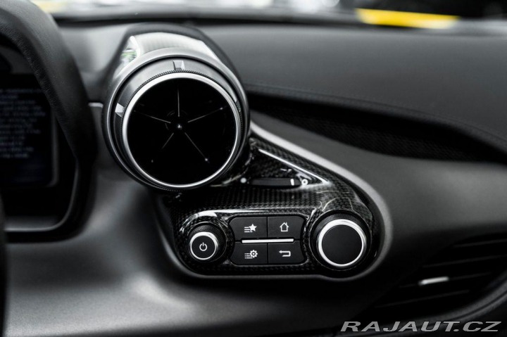 Ferrari F8 Spider 1800