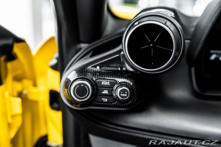 Ferrari F8 Spider 1800