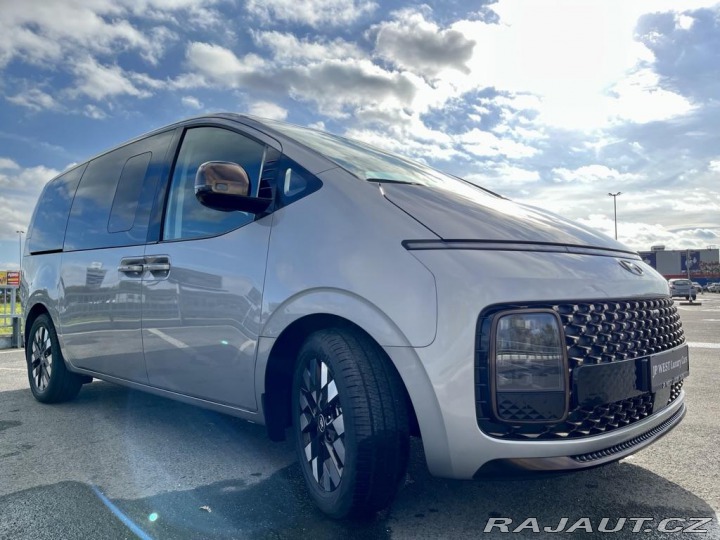 Hyundai Staria 4x4 SIGNATURE 7sed reg.12 2022