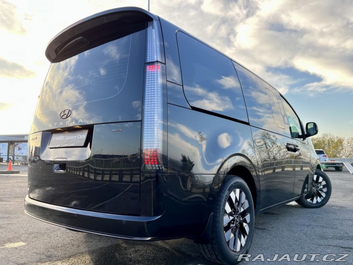 Hyundai Staria 4x4 SIGNATURE PANORAM nov 2023
