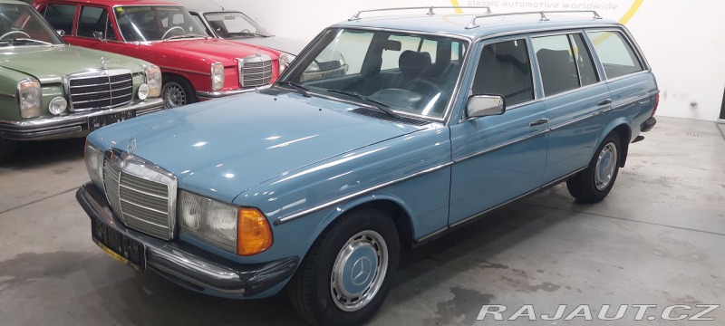 Mercedes-Benz Ostatní modely 200T (S123) 7 míst