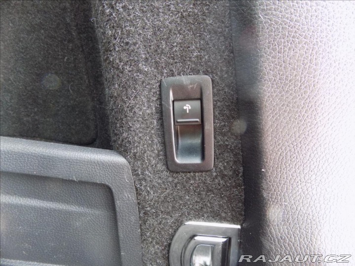 Volkswagen Passat 2,0 TDI Highline/DSG/Kůže 2011
