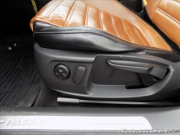Volkswagen Passat 2,0 TDI Highline/DSG/Kůže 2011
