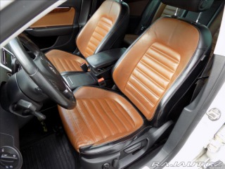 Volkswagen Passat 2,0 TDI Highline/DSG/Kůže 2011