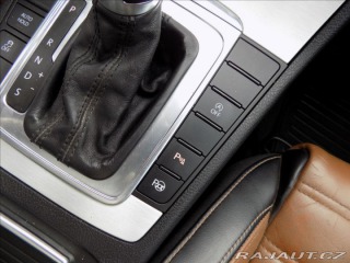Volkswagen Passat 2,0 TDI Highline/DSG/Kůže 2011