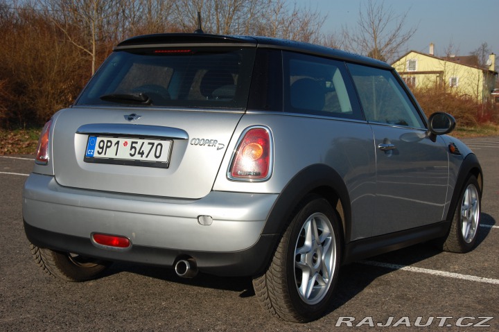 Mini Cooper Cooper 1,6D, typ R56 2007