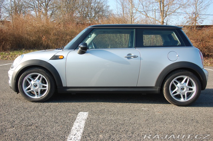 Mini Cooper Cooper 1,6D, typ R56 2007