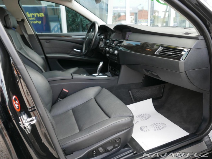 BMW 5 530Xi 200kW Automat REZER 2007