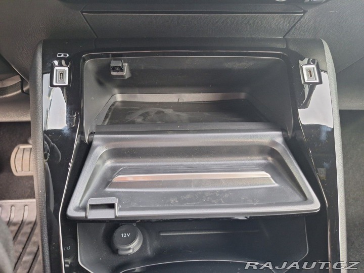 Peugeot 2008 ALLURE Hybrid 145 e-DCS6 2025