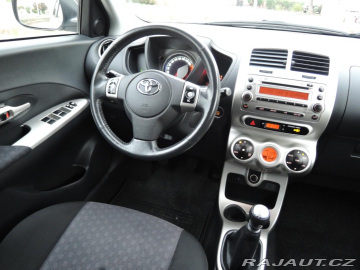 Toyota Urban Cruiser 1,3 Dual VVTi High 2010