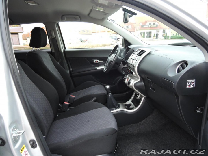 Toyota Urban Cruiser 1,3 Dual VVTi High 2010