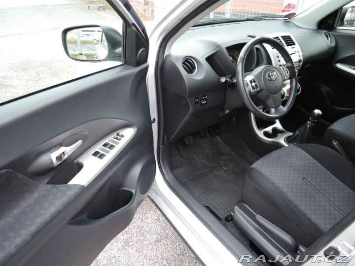 Toyota Urban Cruiser 1,3 Dual VVTi High 2010