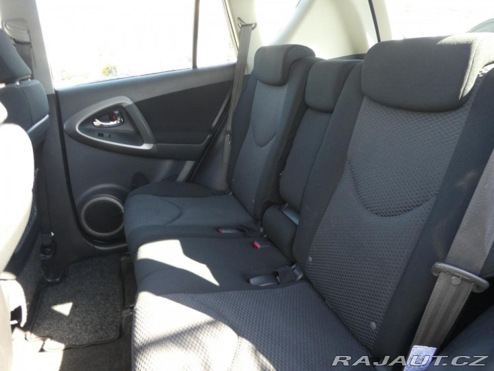 Toyota RAV4 2.0i 112kW REZERVOVANO 2006