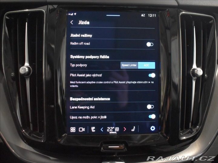 Volvo XC60 2,0 B4 FWD Bezklíč,BLIS 2022