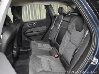 Volvo XC60 2,0 B4 FWD Bezklíč,BLIS 2022