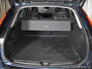 Volvo XC60 2,0 B4 FWD Bezklíč,BLIS 2022