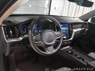 Volvo XC60 2,0 B4 FWD Bezklíč,BLIS 2022