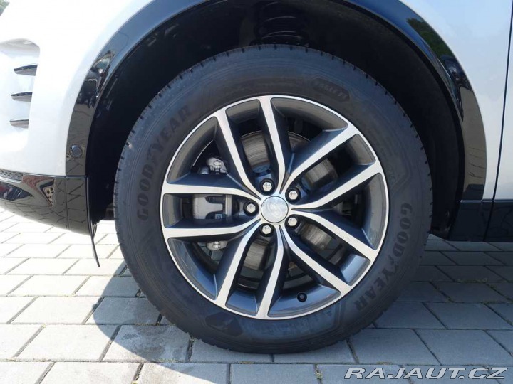 Land Rover Discovery Sport 1,5 R-Dynamic SE P300e 2024