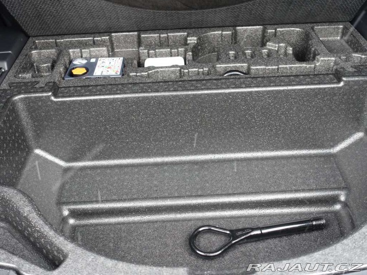 Land Rover Discovery Sport 1,5 P300e *BLACK FRIDAY* 2024